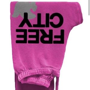 Freecity Sweatpants Tokyo pink red